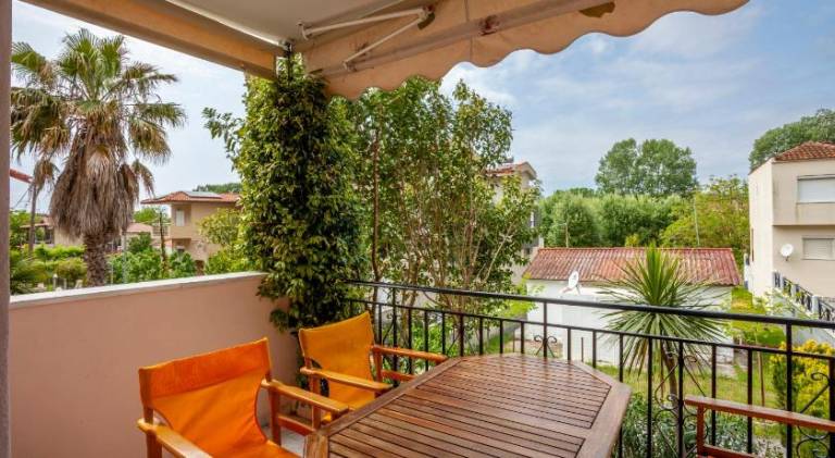 Fully equipped vacation home with terrace & yard | Pet-friendly — photo 4