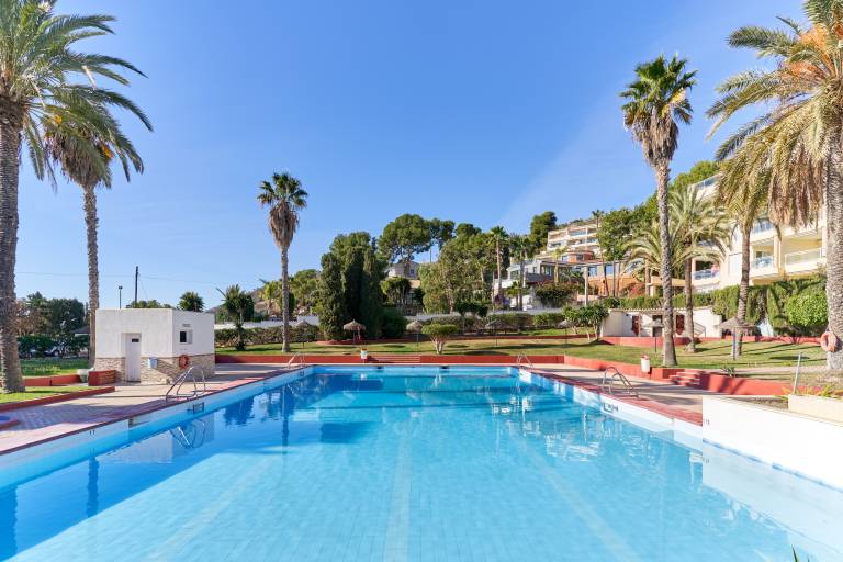 Vacation Home "Ático Capela Vistas Al Mar" with Sea View, Shared Pool & Wi-Fi in Almunecar
