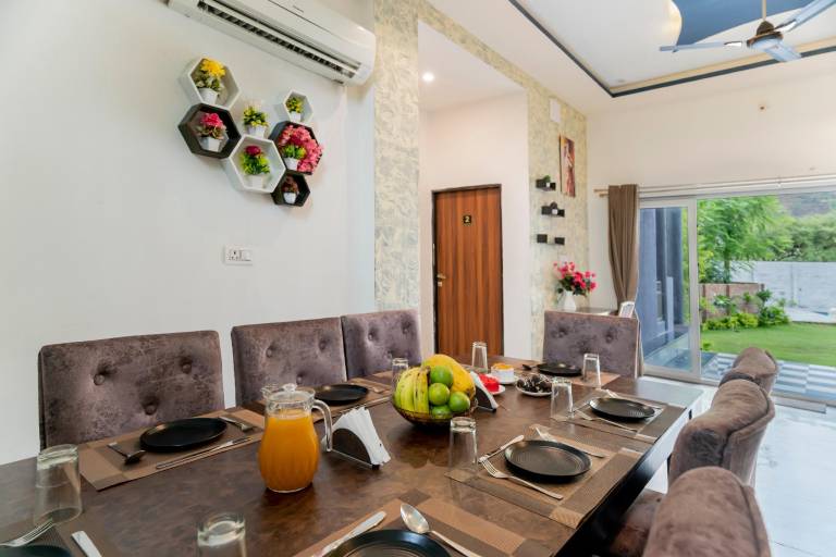 Villa with barbecue, garden & pool | Water view | Perfect for remote work — photo 4