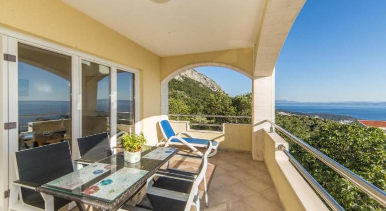 Charming rental apartment with patio & grill | Pet-friendly — photo 2