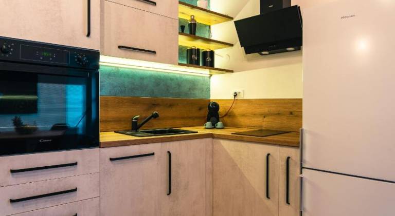 Apartment with hot tub — photo 4