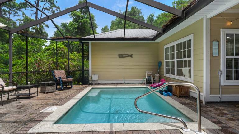 Family-friendly charming vacation home with private pool, fast internet & barbecue | Good for workation | Pets allowed in Rosemary Beach, FL