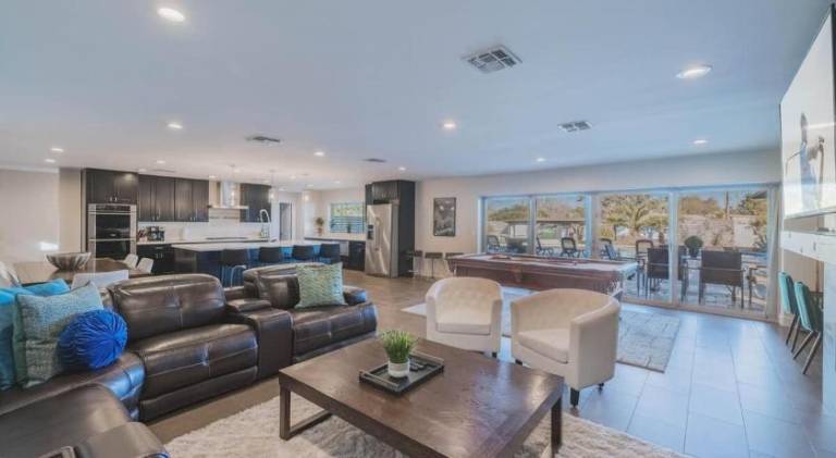 House with barbecue, yard & private pool | Suitable for remote work — photo 5