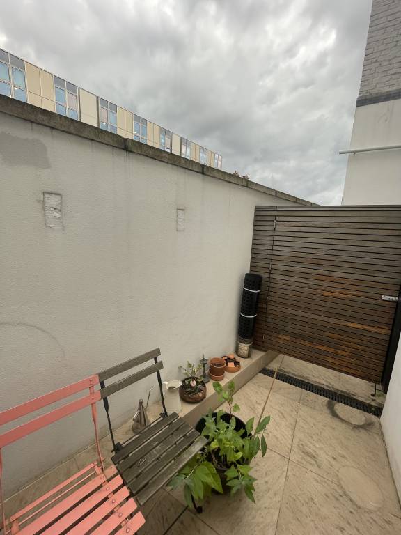 Chic & Spacious 2BD Flat 2 Mins to Baron s Court