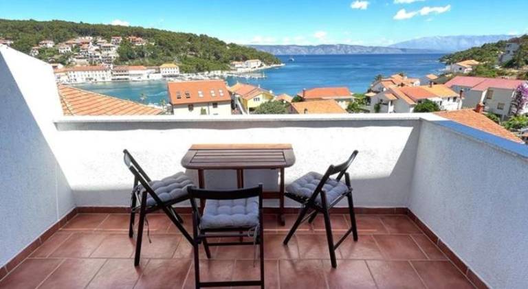 Rental apartment | Pets are welcome in Jelsa