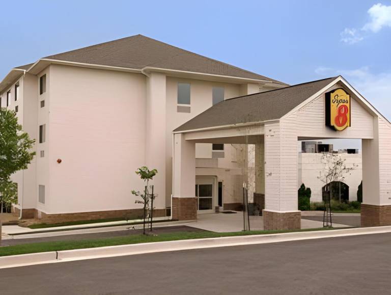 Super 8 By Wyndham Rolla in Rolla, MO