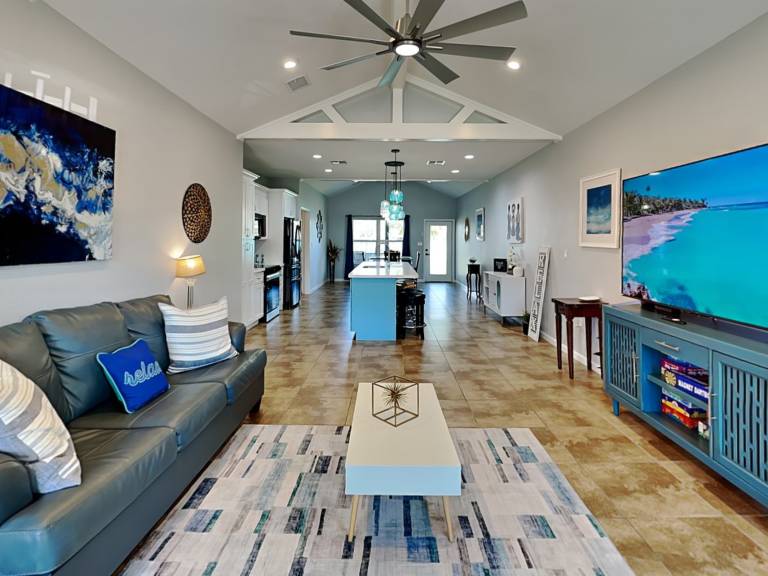 Bayside Abode — photo 2