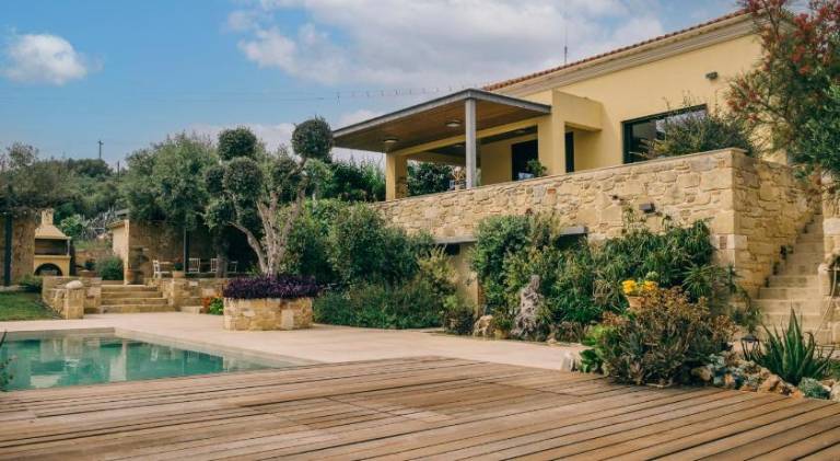 Villa with private pool & BBQ in Chania