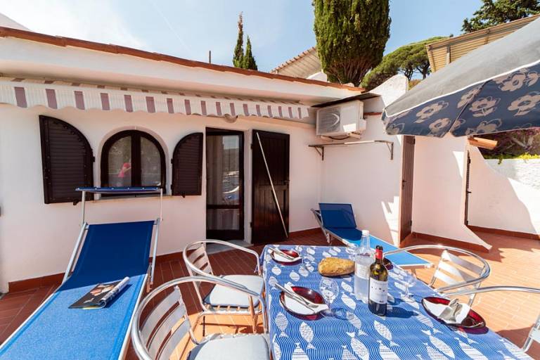 Rental apartment with BBQ & terrace — photo 3