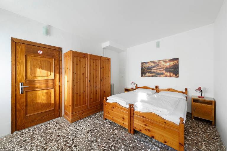 Dedicated room with patio, yard & fast internet | Mountain view in Belluno