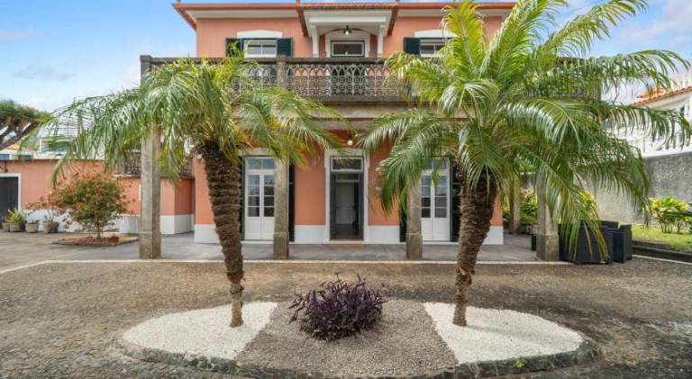 Akosuah's Villa in Funchal