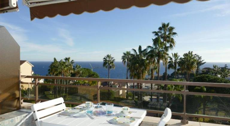 Beautiful rental apartment with pool | Pet-friendly in Sanremo