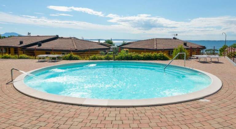 Villa with pool & hot tub | Pets are welcome — photo 3