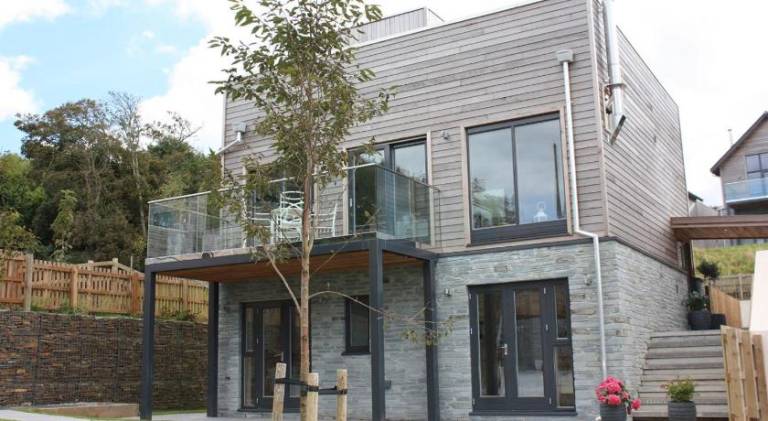 Pleasant vacation home with pool | Beach nearby | Dogs allowed in Looe