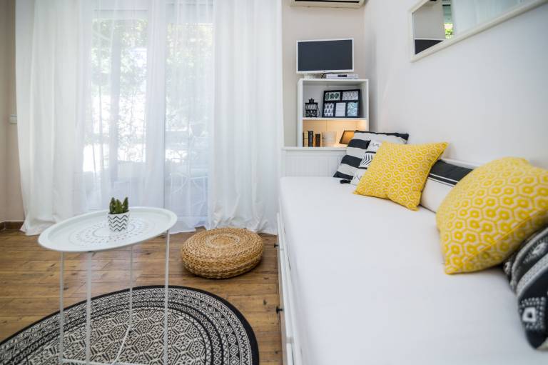 Holiday apartment with terrace | Garden view — photo 5