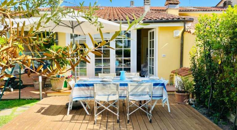 House with 3 rooms for 7 persons in Pietrasanta