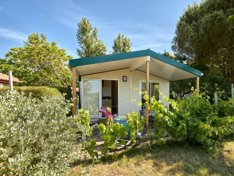 Chalet with heated pool & patio — photo 4