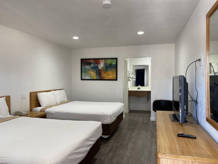 Palms Inn & Suites — photo 2