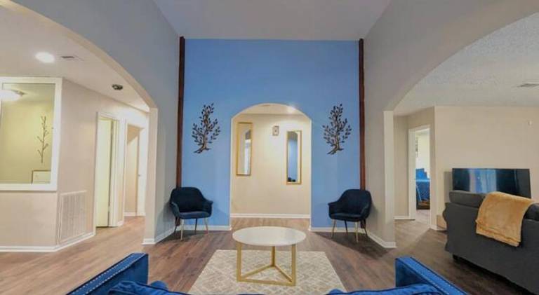 Big vacation home | Pets are welcome in Humble, TX