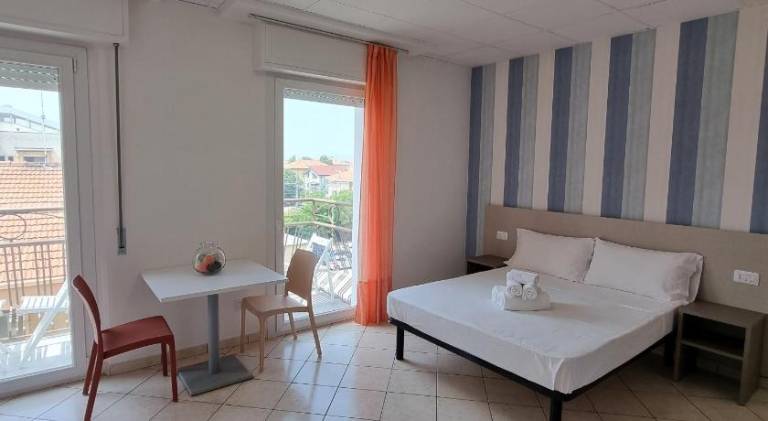 Serviced apartment for 6 persons — photo 2