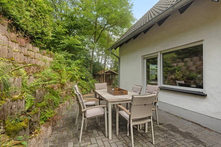 House with terrace, garden & fast internet | City view — photo 2