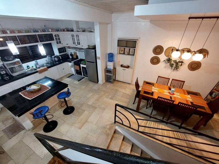 Vacation home with pool & grill — photo 5