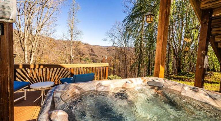 Vacation home with jacuzzi | Pet-friendly — photo 3