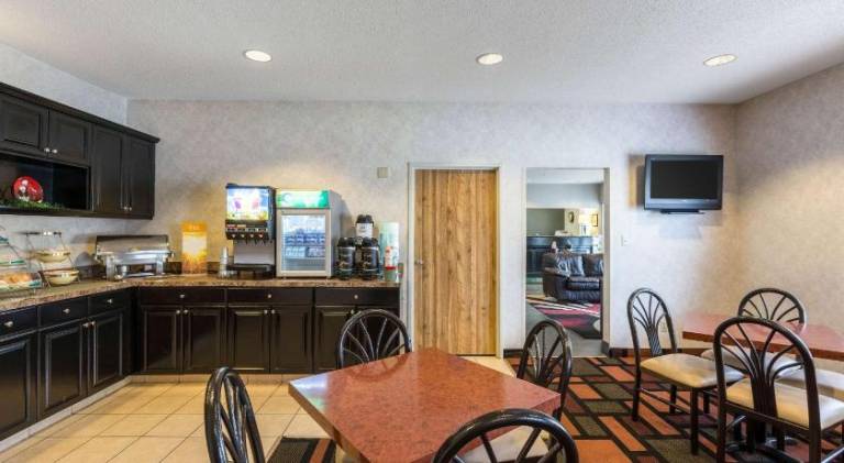 Quality Inn Kearney South — photo 4
