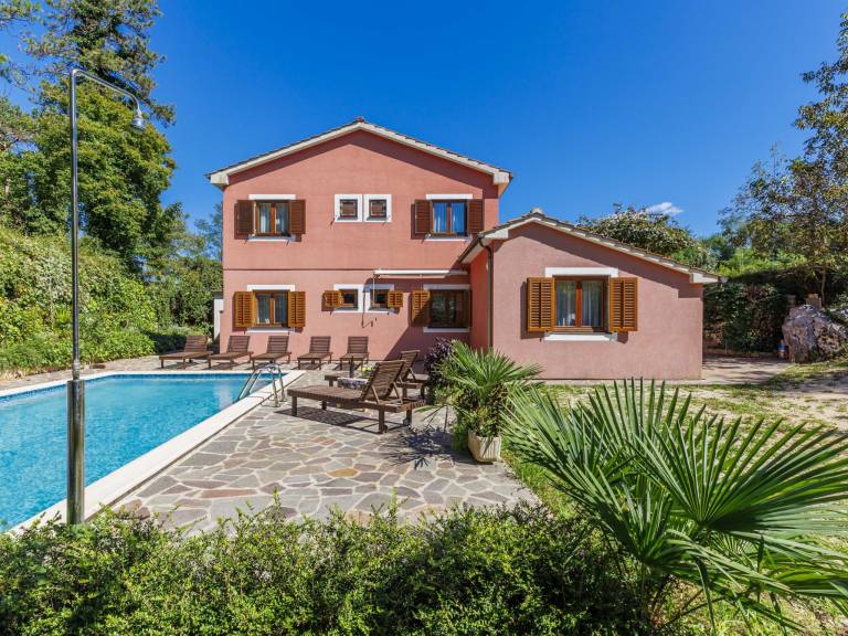     
Apartament ∙ 12 gości ∙ 5 sypialni
