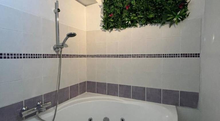 Rental apartment with jacuzzi — photo 5