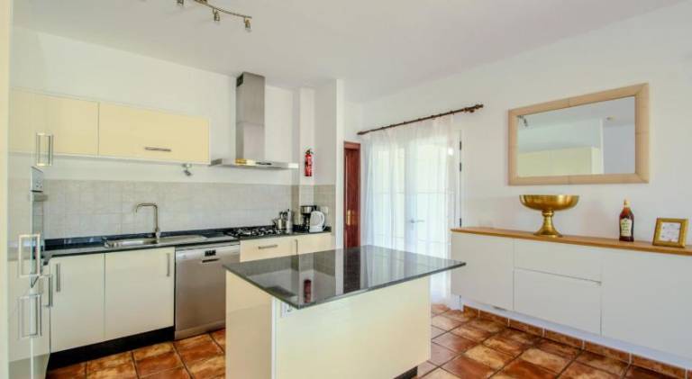 Villa with private pool, barbeque & patio | Suitable for remote work — photo 5