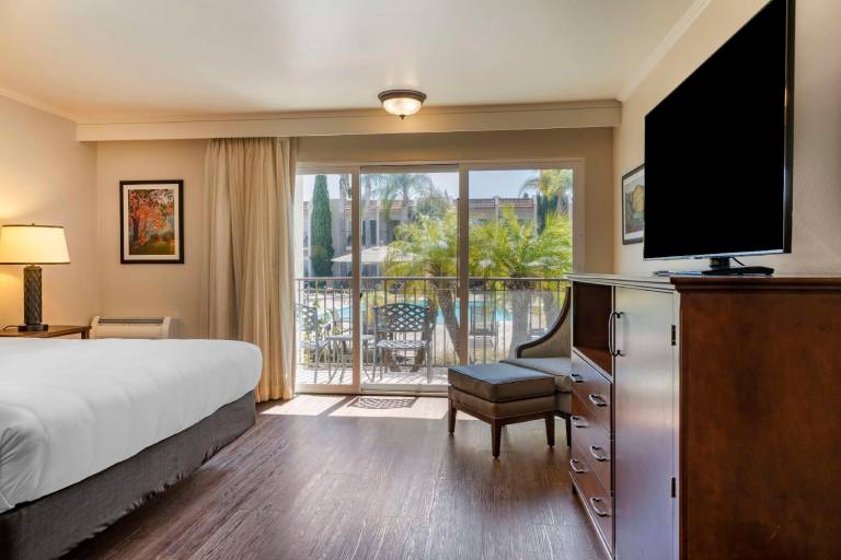 Best Western Plus Royal Oak Hotel — photo 2