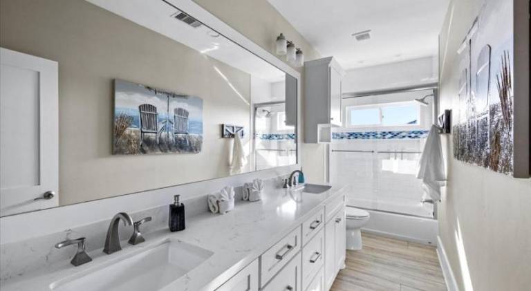 Beachfront Home, Hot Tub and Private Walkover — photo 2