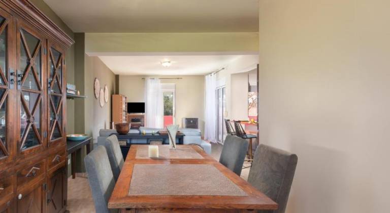 Fully equipped spacious rental apartment with patio | Suitable for remote work | Pets allowed — photo 3
