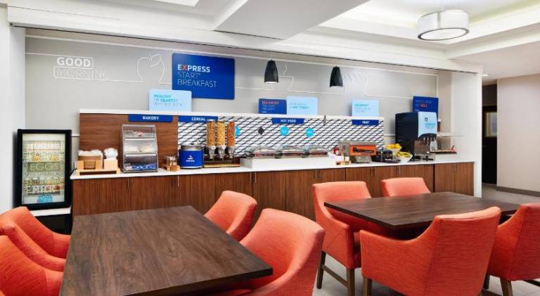 Holiday Inn Express and Suites Wheeling By IHG — photo 3