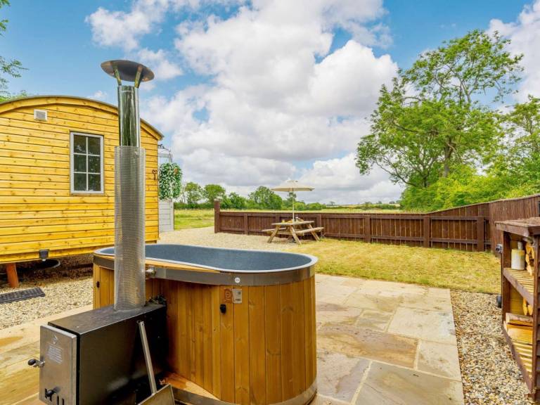 Lovely cottage with garden & jacuzzi | Pets allowed — photo 2