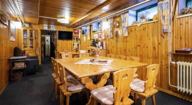Lodge with barbeque & terrace — photo 5