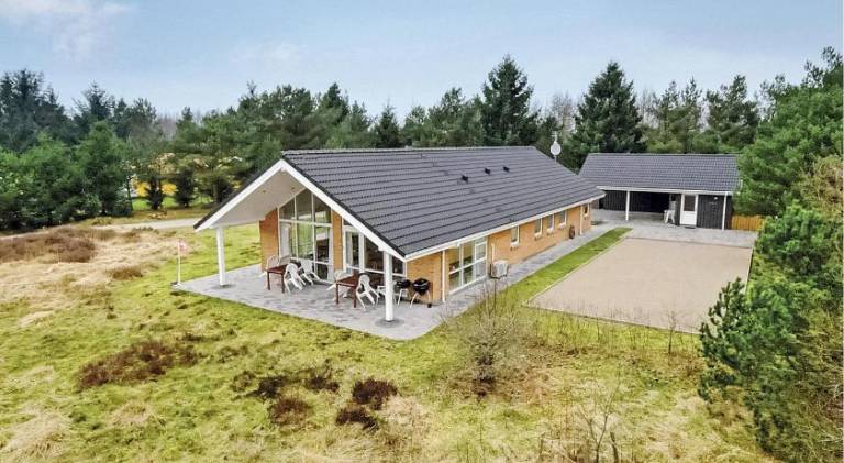 Wonderful vacation home with jacuzzi | Pets allowed in Herning