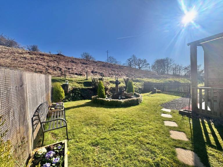 Pleasant lodge with BBQ & yard | Water view | Pets are welcome — photo 4