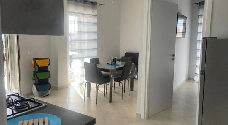 Serviced apartment with patio — photo 4