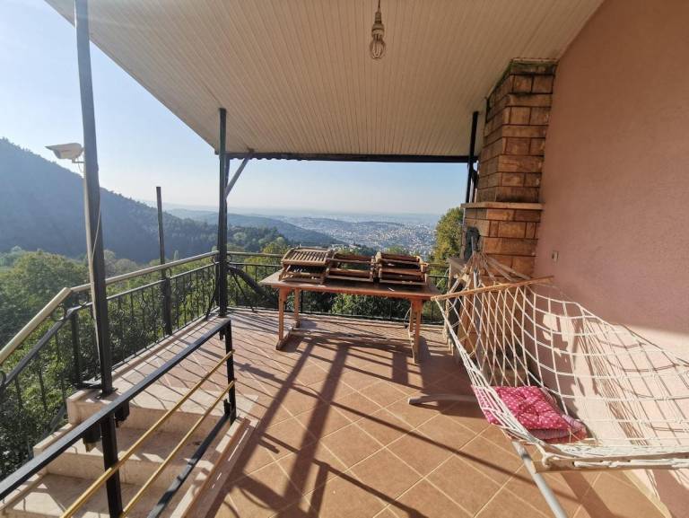 Villa with barbecue, yard & jacuzzi | Perfect for remote work — photo 5