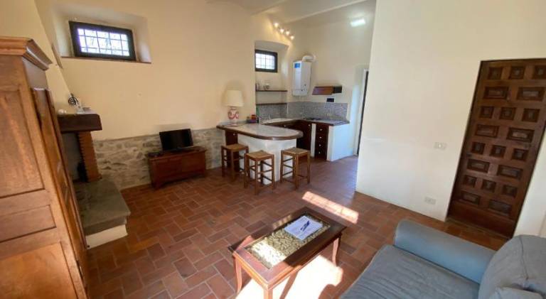 Child-friendly holiday apartment with barbeque, patio & pool | Pet-friendly — photo 2