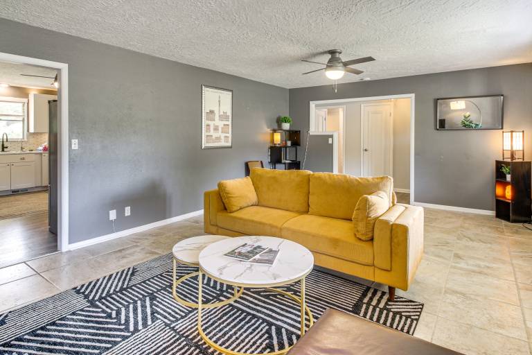 3 Mi to OU Campus: Norman Home w/ Sleek Interior! — photo 5