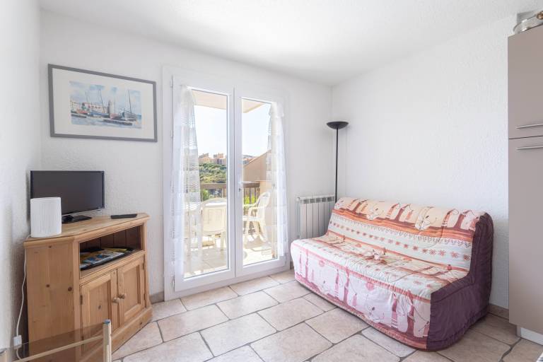 Holiday apartment with terrace | Garden view — photo 4