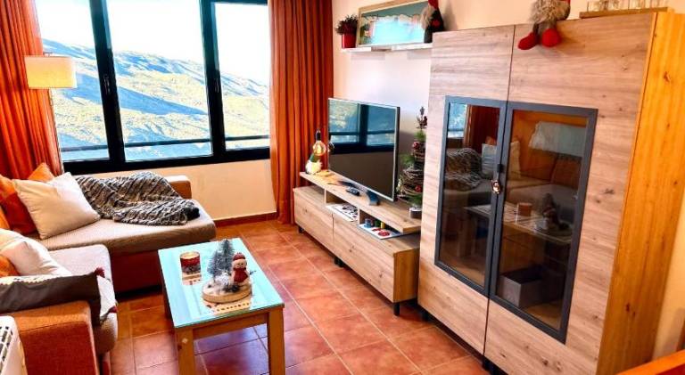 Monte Oiz con wifi y parking gratis in Monachil