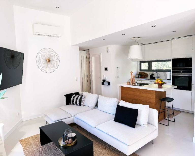 Children-friendly charming holiday apartment with terrace, barbeque & pool | Mountain view | Close to the beach | Pet-friendly — photo 5
