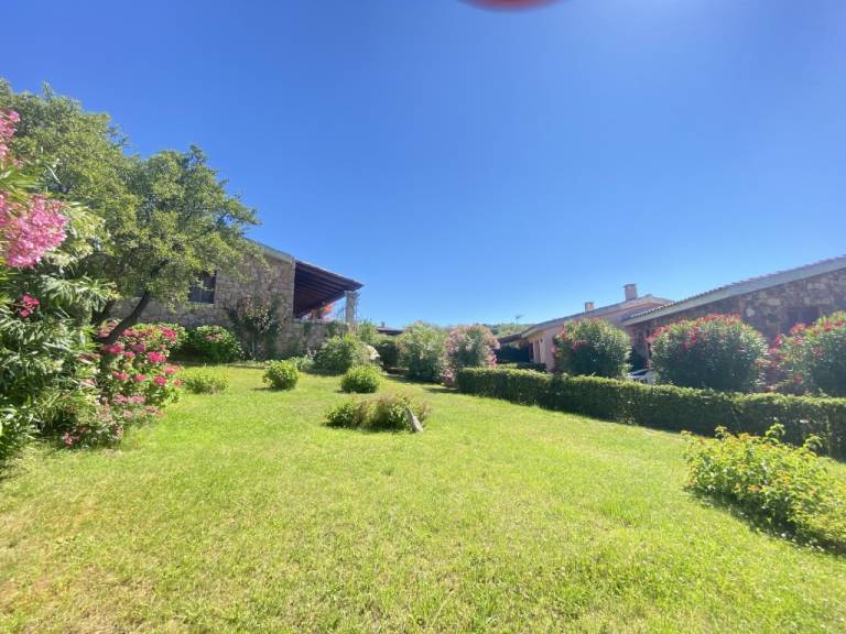 Family-friendly beautiful holiday apartment with garden & terrace | Garden view | Dogs allowed — photo 5