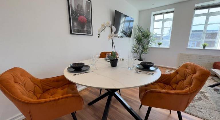 Charming rental apartment | Close to Brighton Palace Pier | Next to the beach | Pet-friendly — photo 2