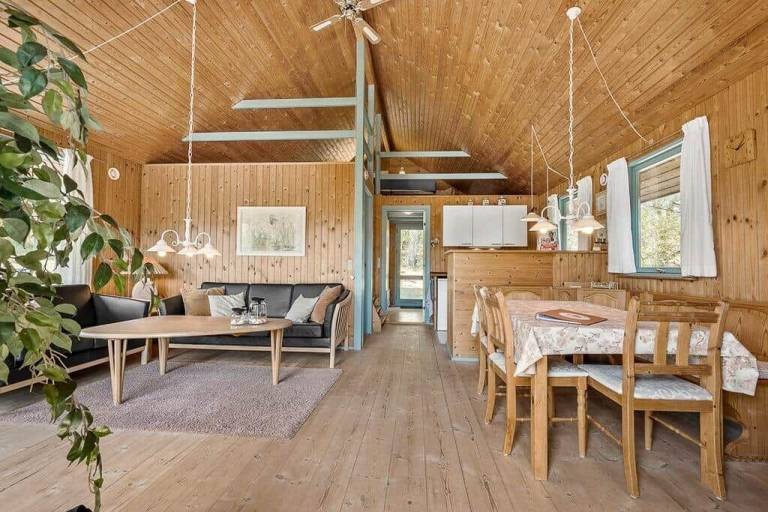 Charming house with grill & patio | Dogs allowed — photo 2