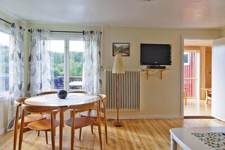 Lovely vacation home with sauna, terrace & garden | Pets are welcome — photo 4